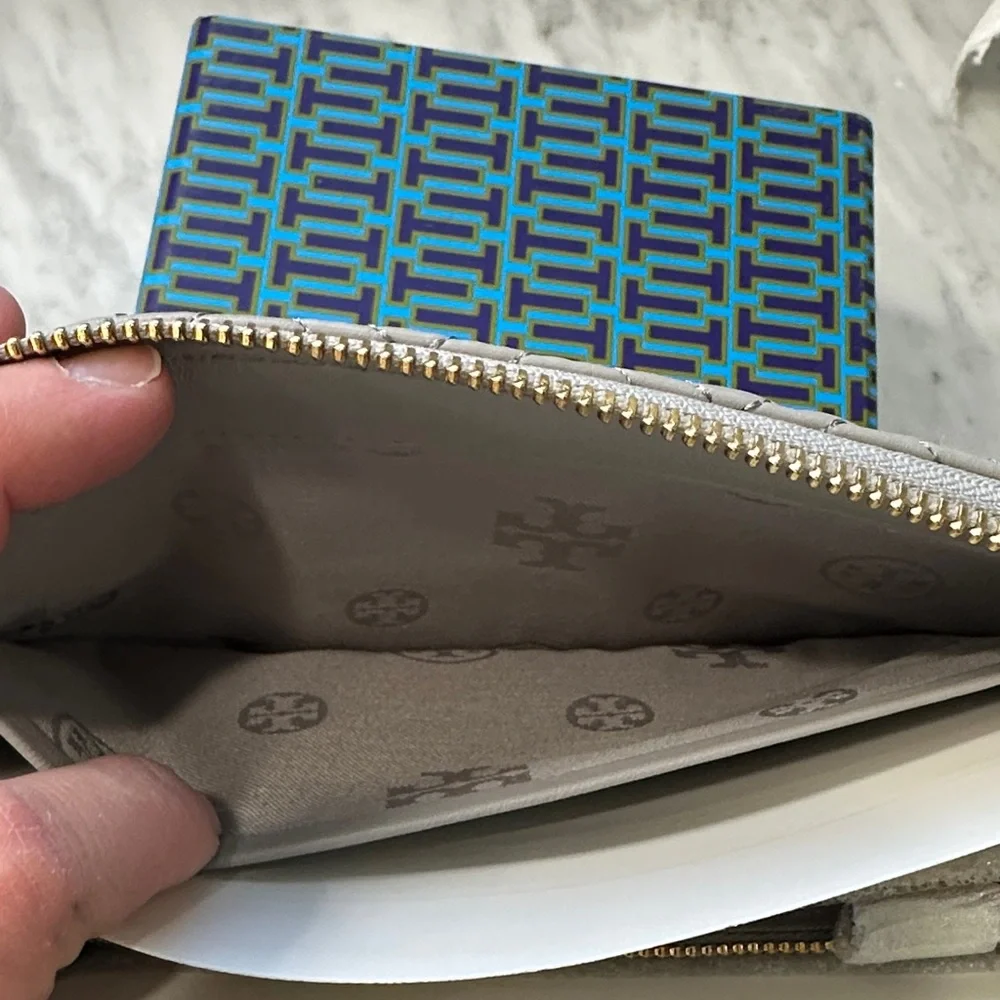 Tory Burch Marion Quilted Continental Gray Wallet - Picture 11 of 15